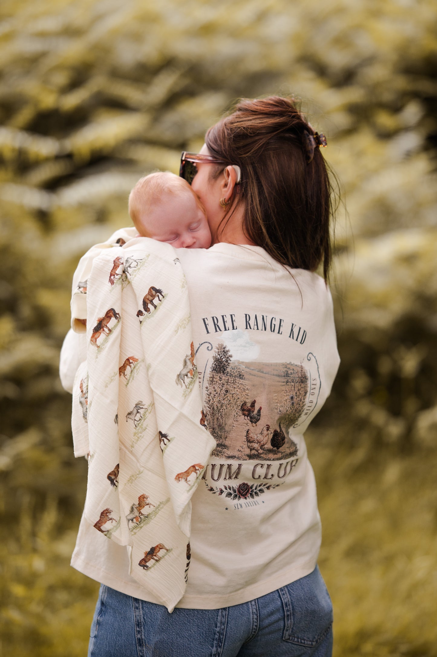 Free range kid mum club tee