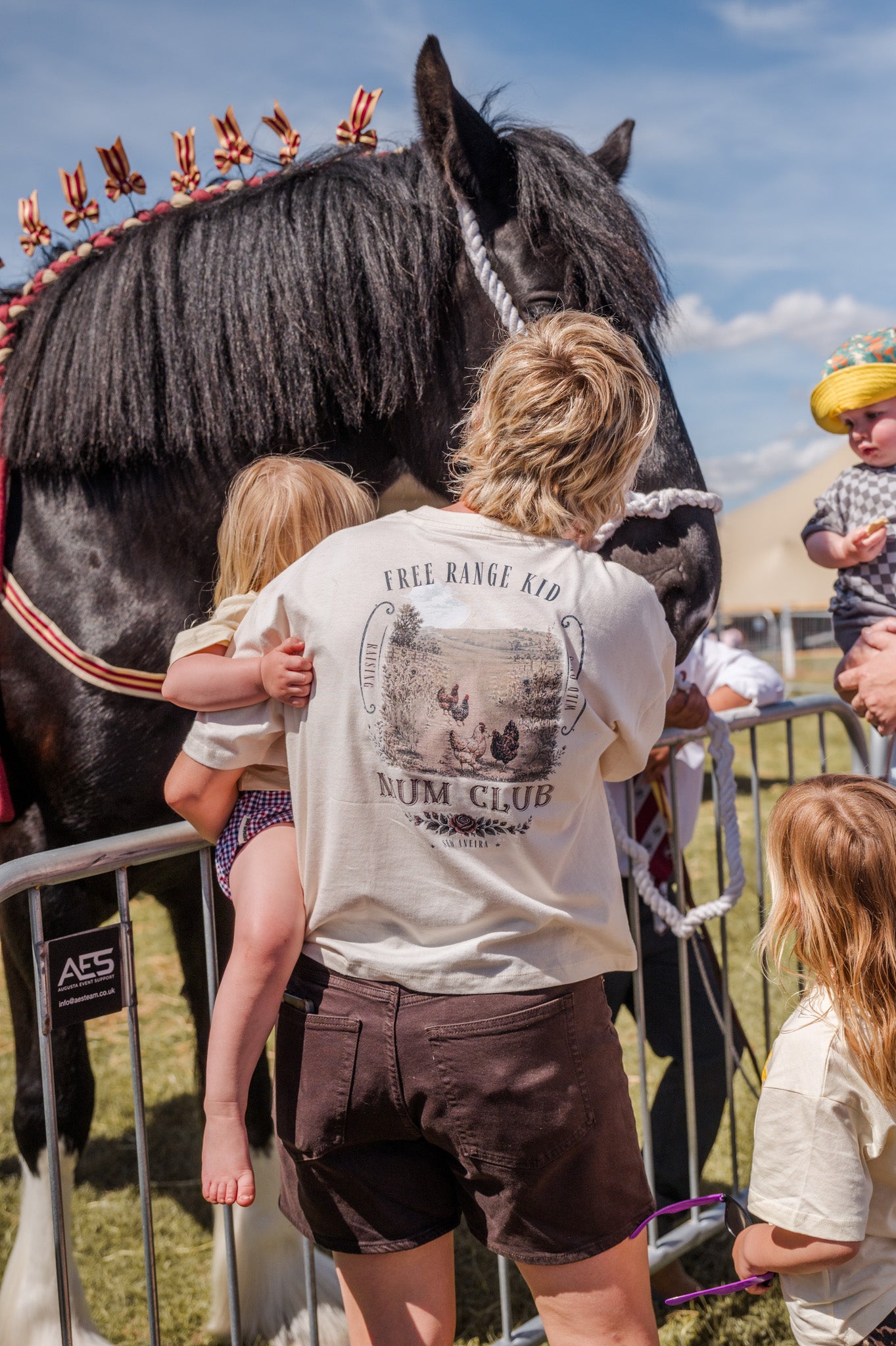 Free range kid mum club tee